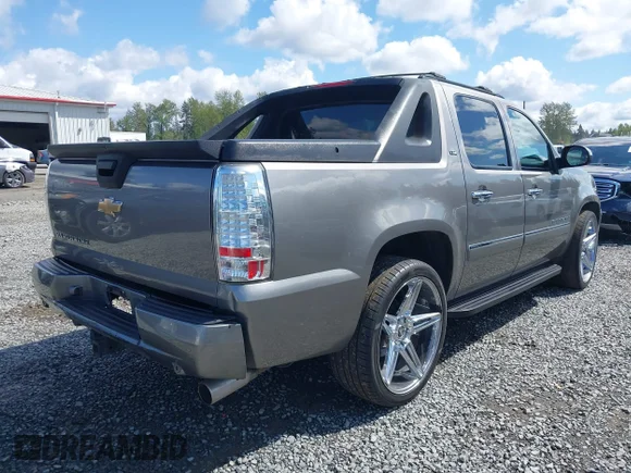 ✅ 2009 Chevrolet Avalanche • VIN: 3GNFK32Y99G207799 • Лот: 42136015. Опубліковано раніше на IAAI з пробігом 181 622 миль. Безкоштовний доступ до архіву аукціонних продажів зі США та докладний звіт про історію автомобіля на DreamBid. Зображення 4.