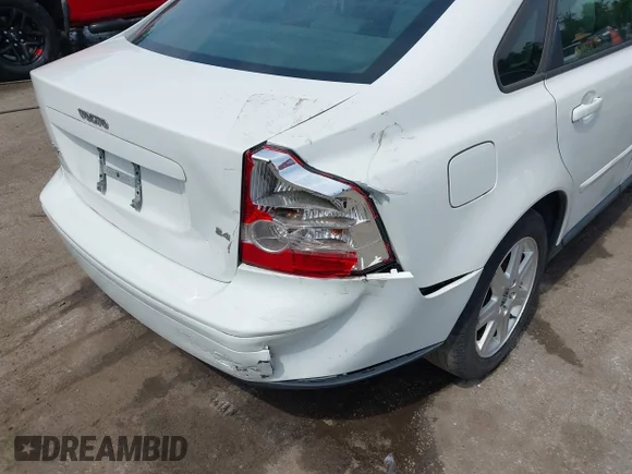 ✅ 2006 Volvo S40 2.4L • VIN: YV1MS382962158346 • Lot: 45289635. Listed on IAAI with 168,275 mi. Free auction sales archive from the USA and detailed vehicle history report at DreamBid. Image 6.