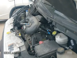 ✅ 2017 Ford Transit • VIN: 1FTYE1YM2HKA98692 • Lot: 42964231. Wystawiony na IAAI z przebiegiem 183 000 mil. Bezpłatny archiwum sprzedaży aukcyjnych z USA i szczegółowy raport historii pojazdu na DreamBid. Zdjęcie 18.