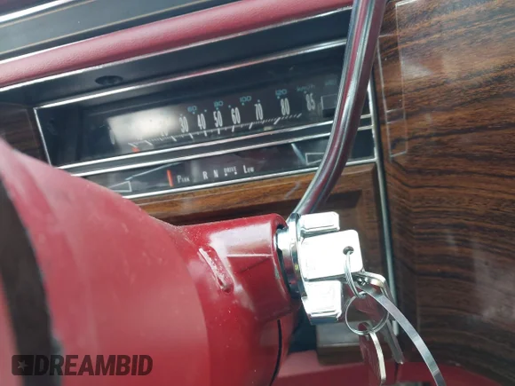 ✅ 1978 Cadillac DeVille • VIN: 6D47S8E673155 • Lot: 44808562. Wystawiony na IAAI z przebiegiem 21 178 mil. Bezpłatny archiwum sprzedaży aukcyjnych z USA i szczegółowy raport historii pojazdu na DreamBid. Zdjęcie 11.
