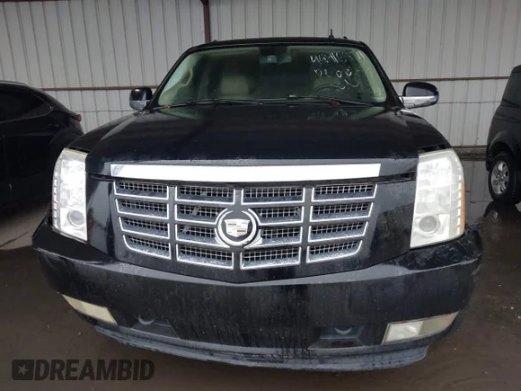 ✅ 2008 Cadillac Escalade ESV • VIN: 1GYFK66898R175451 • Lot: 44416971. Wystawiony na IAAI z przebiegiem 317 418 mil. Bezpłatny archiwum sprzedaży aukcyjnych z USA i szczegółowy raport historii pojazdu na DreamBid. Zdjęcie 6.