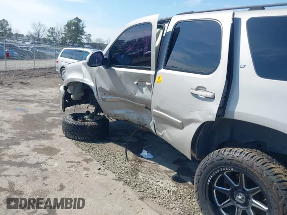 ✅ 2007 Chevrolet Tahoe LT • VIN: 1GNFK13017J106717 • Lot: 44527190. Wystawiony na IAAI z przebiegiem Nie podano. Bezpłatny archiwum sprzedaży aukcyjnych z USA i szczegółowy raport historii pojazdu na DreamBid. Zdjęcie 6.