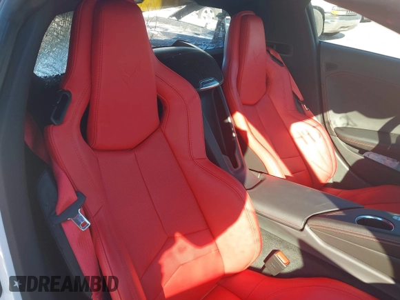 ✅ 2026 Chevrolet Corvette 1LT • VIN: 1G1YA2D42T5104661 • Lot: 44577921. Wystawiony na IAAI z przebiegiem 4 647 mil. Bezpłatny archiwum sprzedaży aukcyjnych z USA i szczegółowy raport historii pojazdu na DreamBid. Zdjęcie 8.