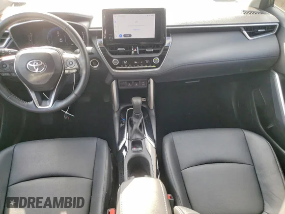 ✅ 2023 Toyota Corolla Cross XLE • VIN: 7MUDAABG1PV062812 • Lot: 46913986. Wystawiony na Copart z przebiegiem 55 483 mil. Bezpłatny archiwum sprzedaży aukcyjnych z USA i szczegółowy raport historii pojazdu na DreamBid. Zdjęcie 8.