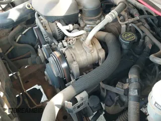 2008 Chevrolet Silverado 1500 Work Truck с VIN 1GCEC14X38Z300990, выставлен на аукционе IAAI как лот 42194226 с пробегом 284 348 миль миль и . История ставок и продаж доступна на DreamBid. Изображение 19.