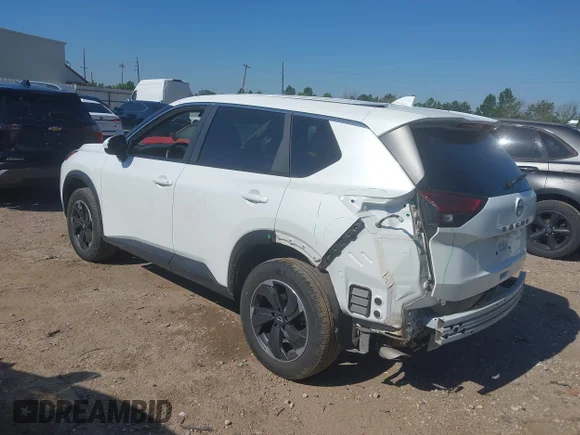 ✅ 2025 Nissan Rogue SV • VIN: JN8BT3BA6SW006851 • Lot: 45094775. Wystawiony na IAAI z przebiegiem 45 831 mil. Bezpłatny archiwum sprzedaży aukcyjnych z USA i szczegółowy raport historii pojazdu na DreamBid. Zdjęcie 3.