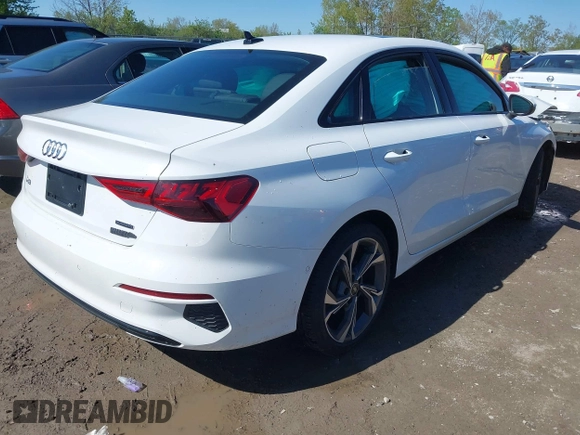 ✅ 2022 Audi A3 Premium • VIN: WAUGUDGY7NA100357 • Lot: 42210041. Wystawiony na IAAI z przebiegiem 44 570 mil. Bezpłatny archiwum sprzedaży aukcyjnych z USA i szczegółowy raport historii pojazdu na DreamBid. Zdjęcie 4.