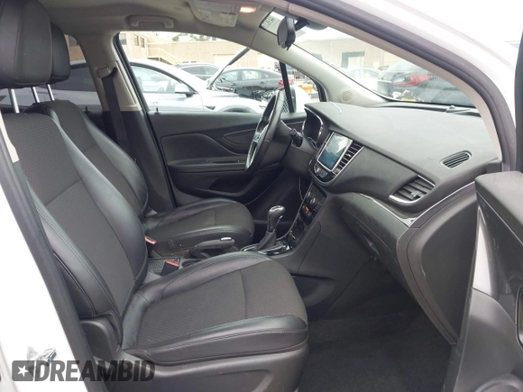 ✅ 2021 Buick Encore Preferred • VIN: KL4CJASB4MB309327 • Lot: 44382136. Wystawiony na IAAI z przebiegiem 73 328 mil. Bezpłatny archiwum sprzedaży aukcyjnych z USA i szczegółowy raport historii pojazdu na DreamBid. Zdjęcie 5.
