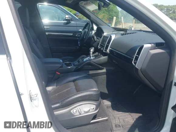 ✅ 2013 Porsche Cayenne S • VIN: WP1AB2A20DLA86634 • Лот: 42318266. Опубліковано раніше на IAAI з пробігом 82 994 миль. Безкоштовний доступ до архіву аукціонних продажів зі США та докладний звіт про історію автомобіля на DreamBid. Зображення 5.