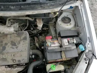 ✅ 2004 Suzuki Aerio SX • VIN: JS2RC61HX45253671 • Лот: 85587754. Опубликован ранее на Copart с пробегом 171 436 миль. Бесплатный доступ к архиву аукционных продаж из США и подробный отчёт об истории автомобиля на DreamBid. Изображение 13.