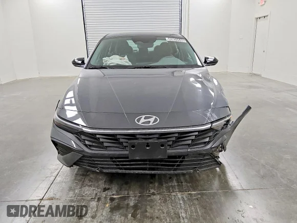 ✅ 2026 Hyundai Elantra SEL Sport • VIN: KMHLM4DG9TU098535 • Lot: 45824446. Wystawiony na Copart z przebiegiem 303 mil. Bezpłatny archiwum sprzedaży aukcyjnych z USA i szczegółowy raport historii pojazdu na DreamBid. Zdjęcie 5.