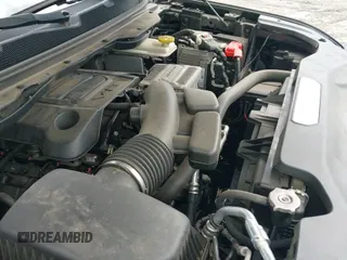 ✅ 2022 Jeep Wagoneer Series II • VIN: 1C4SJVBT3NS160377 • Lot: 42816463. Wystawiony na IAAI z przebiegiem 54 492 mil. Bezpłatny archiwum sprzedaży aukcyjnych z USA i szczegółowy raport historii pojazdu na DreamBid. Zdjęcie 19.