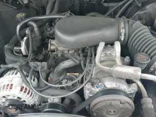 2001 Chevrolet Blazer LT z VIN 1GNDT13W412102249, wystawiony jako IAAI lot #42879940 z przebiegiem 160 606 mil mil oraz . Historia ofert i sprzedaży dostępna na DreamBid. Obrazek 20.