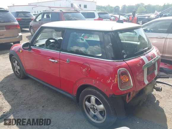 ✅ 2009 MINI Hardtop • VIN: WMWMF33549TW79241 • Лот: 42786895. Опубликован ранее на IAAI с пробегом 101 599 миль. Бесплатный доступ к архиву аукционных продаж из США и подробный отчёт об истории автомобиля на DreamBid. Изображение 3.