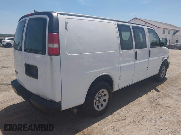 ✅ 2010 Chevrolet Express Cargo • VIN: 1GCUGADX5A1113318 • Lot: 45312286. Wystawiony na IAAI z przebiegiem 225 482 mil. Bezpłatny archiwum sprzedaży aukcyjnych z USA i szczegółowy raport historii pojazdu na DreamBid. Zdjęcie 4.