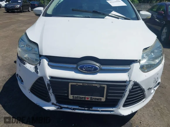 ✅ 2014 Ford Focus SE • VIN: 1FADP3F24EL403773 • Lot: 45218988. Wystawiony na IAAI z przebiegiem Nie podano. Bezpłatny archiwum sprzedaży aukcyjnych z USA i szczegółowy raport historii pojazdu na DreamBid. Zdjęcie 6.