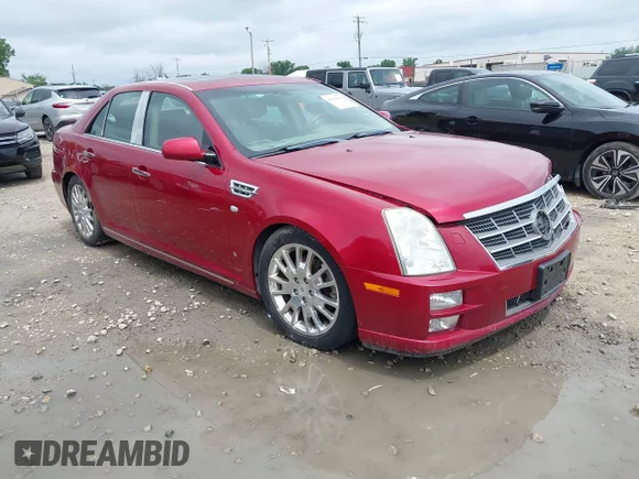 ✅ 2008 Cadillac STS RWD • VIN: 1G6DC67A580100085 • Лот: 45500922. Опубликован ранее на IAAI с пробегом 132 039 миль. Бесплатный доступ к архиву аукционных продаж из США и подробный отчёт об истории автомобиля на DreamBid. Изображение 1.