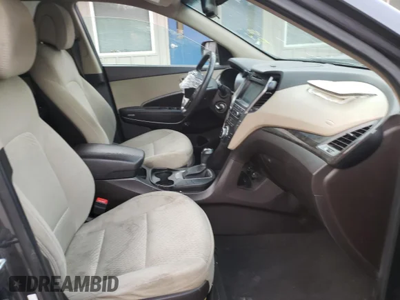 ✅ 2017 Hyundai Santa Fe 2.4L • VIN: 5XYZUDLB4HG488343 • Lot: 67198472. Wystawiony na Copart z przebiegiem Nie podano. Bezpłatny archiwum sprzedaży aukcyjnych z USA i szczegółowy raport historii pojazdu na DreamBid. Zdjęcie 5.