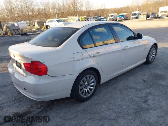 ✅ 2009 BMW 3 Series 328i • VIN: WBAPH575X9NL78779 • Lot: 44129613. Wystawiony na IAAI z przebiegiem 138 978 mil. Bezpłatny archiwum sprzedaży aukcyjnych z USA i szczegółowy raport historii pojazdu na DreamBid. Zdjęcie 4.