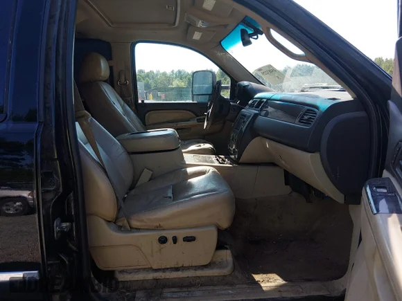 ✅ 2011 GMC Sierra 2500HD Denali • VIN: 1GT125C82BF183592 • Лот: 45483225. Опубликован ранее на IAAI с пробегом 431 927 миль. Бесплатный доступ к архиву аукционных продаж из США и подробный отчёт об истории автомобиля на DreamBid. Изображение 5.