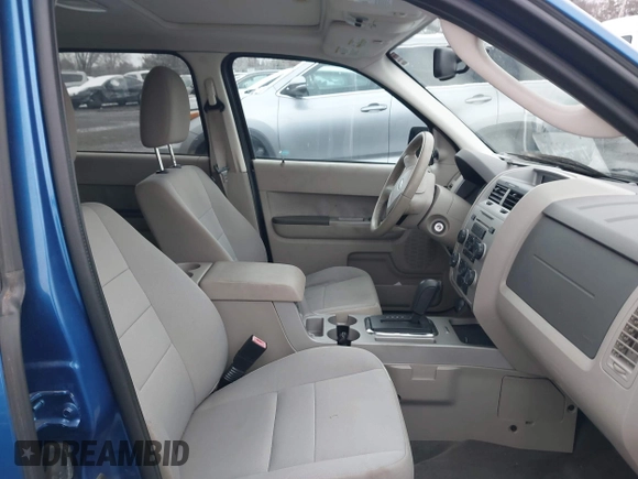 ✅ 2011 Ford Escape XLT • VIN: 1FMCU9DG5BKC02431 • Lot: 43861153. Wystawiony na IAAI z przebiegiem 74 758 mil. Bezpłatny archiwum sprzedaży aukcyjnych z USA i szczegółowy raport historii pojazdu na DreamBid. Zdjęcie 5.