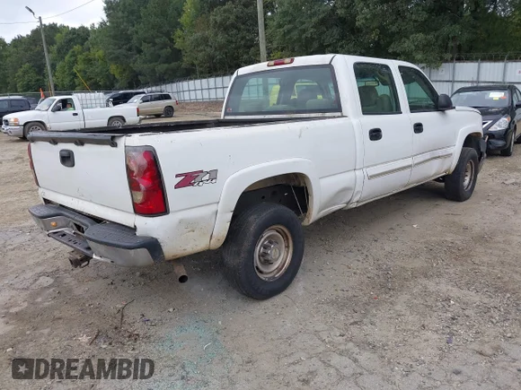 ✅ 2004 Chevrolet Silverado 2500 LS • VIN: 1GCGK23U14F231947 • Lot: 43333020. Wystawiony na IAAI z przebiegiem 340 259 mil. Bezpłatny archiwum sprzedaży aukcyjnych z USA i szczegółowy raport historii pojazdu na DreamBid. Zdjęcie 4.