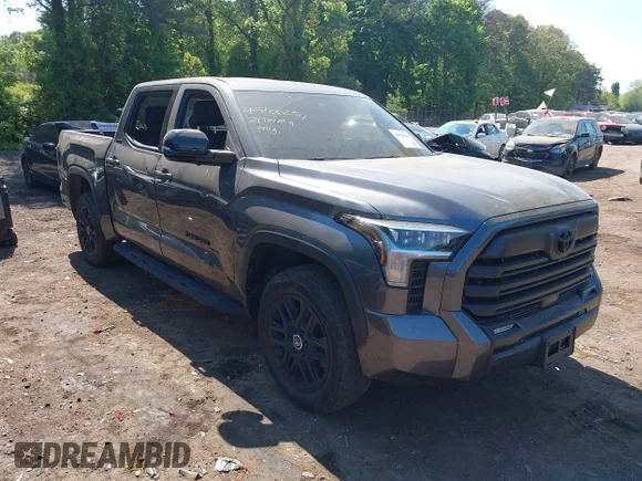 ✅ 2024 Toyota Tundra Limited • VIN: 5TFWA5DB4RX150097 • Лот: 45106254. Опубліковано раніше на IAAI з пробігом 21 831 миль. Безкоштовний доступ до архіву аукціонних продажів зі США та докладний звіт про історію автомобіля на DreamBid. Зображення 1.