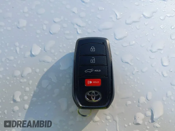 ✅ 2024 Toyota Highlander Hybrid XLE • VIN: 5TDACAB55RS027800 • Lot: 43495865. Wystawiony na IAAI z przebiegiem 35 701 mil. Bezpłatny archiwum sprzedaży aukcyjnych z USA i szczegółowy raport historii pojazdu na DreamBid. Zdjęcie 11.