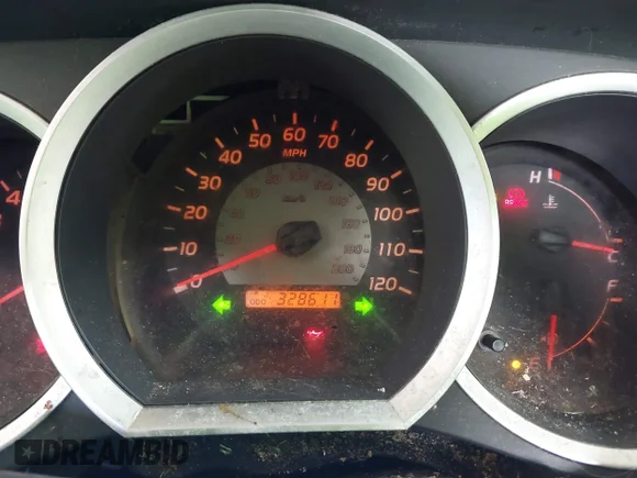 ✅ 2005 Toyota Tacoma PreRunner • VIN: 5TETX62N05Z133675 • Lot: 43882060. Wystawiony na IAAI z przebiegiem 328 611 mil. Bezpłatny archiwum sprzedaży aukcyjnych z USA i szczegółowy raport historii pojazdu na DreamBid. Zdjęcie 7.