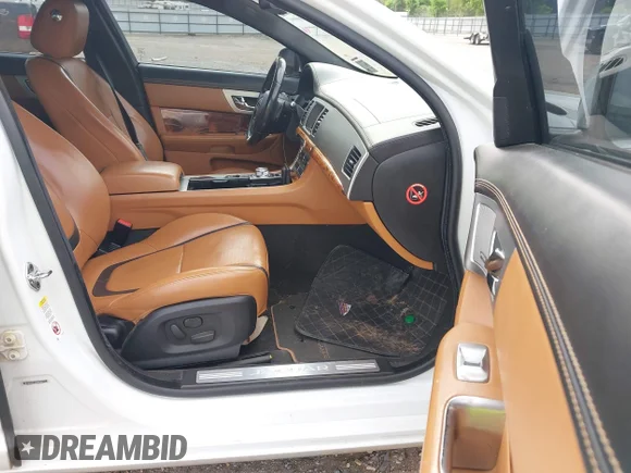 ✅ 2015 Jaguar XF Portfolio • VIN: SAJWA0F74F8U58177 • Лот: 42008080. Опубліковано раніше на IAAI з пробігом 131 388 миль. Безкоштовний доступ до архіву аукціонних продажів зі США та докладний звіт про історію автомобіля на DreamBid. Зображення 5.