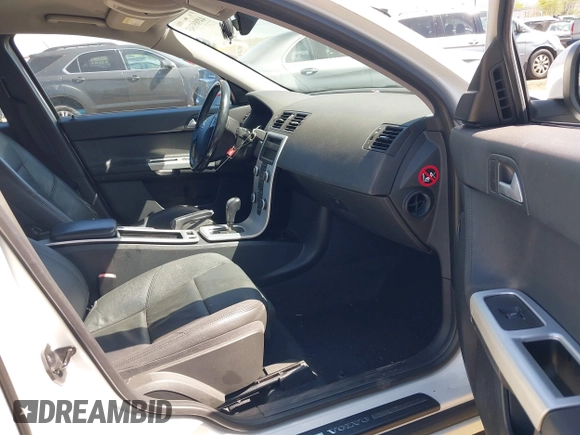 ✅ 2010 Volvo V50 • VIN: YV1390MW0A2575362 • Lot: 44909343. Wystawiony na IAAI z przebiegiem 207 021 mil. Bezpłatny archiwum sprzedaży aukcyjnych z USA i szczegółowy raport historii pojazdu na DreamBid. Zdjęcie 5.