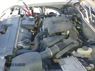 ✅ 2008 Ford Crown Victoria LX • VIN: 2FAFP74V98X108947 • Lot: 43580997. Wystawiony na IAAI z przebiegiem 163 441 mil. Bezpłatny archiwum sprzedaży aukcyjnych z USA i szczegółowy raport historii pojazdu na DreamBid. Zdjęcie 19.