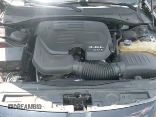 ✅ 2017 Chrysler 300 S • VIN: 2C3CCABG1HH593898 • Лот: 42835963. Опубликован ранее на IAAI с пробегом 165 942 миль. Бесплатный доступ к архиву аукционных продаж из США и подробный отчёт об истории автомобиля на DreamBid. Изображение 19.