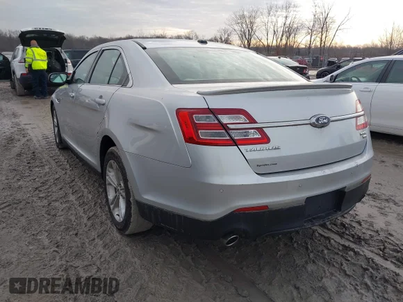 ✅ 2016 Ford Taurus SEL • VIN: 1FAHP2H82GG134200 • Lot: 41197569. Wystawiony na IAAI z przebiegiem 142 397 mil. Bezpłatny archiwum sprzedaży aukcyjnych z USA i szczegółowy raport historii pojazdu na DreamBid. Zdjęcie 3.