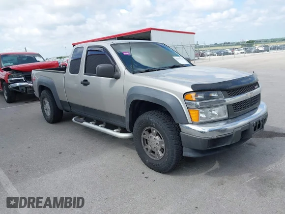 ✅ 2006 Chevrolet Colorado 1LT • VIN: 1GCDT196X68229057 • Lot: 45351964. Wystawiony na IAAI z przebiegiem 239 378 mil. Bezpłatny archiwum sprzedaży aukcyjnych z USA i szczegółowy raport historii pojazdu na DreamBid. Zdjęcie 1.