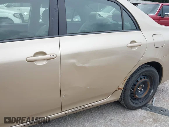 ✅ 2012 Toyota Corolla S • VIN: 5YFBU4EE8CP027174 • Lot: 45488334. Wystawiony na IAAI z przebiegiem 174 245 mil. Bezpłatny archiwum sprzedaży aukcyjnych z USA i szczegółowy raport historii pojazdu na DreamBid. Zdjęcie 6.