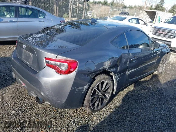 ✅ 2020 Toyota 86 • VIN: JF1ZNAA12L8752820 • Lot: 41406321. Wystawiony na IAAI z przebiegiem 39 847 mil. Bezpłatny archiwum sprzedaży aukcyjnych z USA i szczegółowy raport historii pojazdu na DreamBid. Zdjęcie 4.