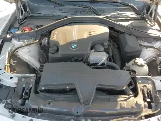 ✅ 2018 BMW 3 Series 320i • VIN: WBA8A9C56JAH14304 • Lot: 91301175. Wystawiony na Copart z przebiegiem 83 531 mil. Bezpłatny archiwum sprzedaży aukcyjnych z USA i szczegółowy raport historii pojazdu na DreamBid. Zdjęcie 13.