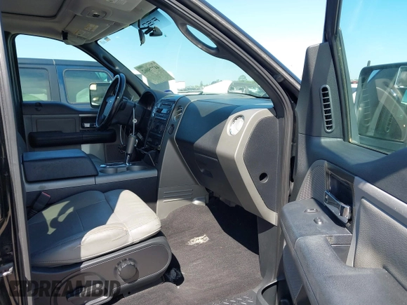 ✅ 2006 Ford F-150 XLT • VIN: 1FTPW14596KD96922 • Lot: 44775062. Wystawiony na IAAI z przebiegiem 221 992 mil. Bezpłatny archiwum sprzedaży aukcyjnych z USA i szczegółowy raport historii pojazdu na DreamBid. Zdjęcie 5.