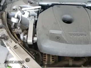 ✅ 2019 Volvo XC60 Momentum • VIN: LYV102RK7KB177929 • Lot: 85375815. Wystawiony na Copart z przebiegiem 90 455 mil. Bezpłatny archiwum sprzedaży aukcyjnych z USA i szczegółowy raport historii pojazdu na DreamBid. Zdjęcie 16.