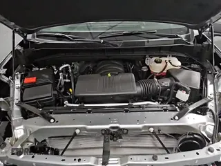 ✅ 2026 Chevrolet Silverado 1500 LT • VIN: 2GCUKDED3T1116073 • Lot: 92299555. Wystawiony na Copart z przebiegiem 2 985 mil. Bezpłatny archiwum sprzedaży aukcyjnych z USA i szczegółowy raport historii pojazdu na DreamBid. Zdjęcie 14.