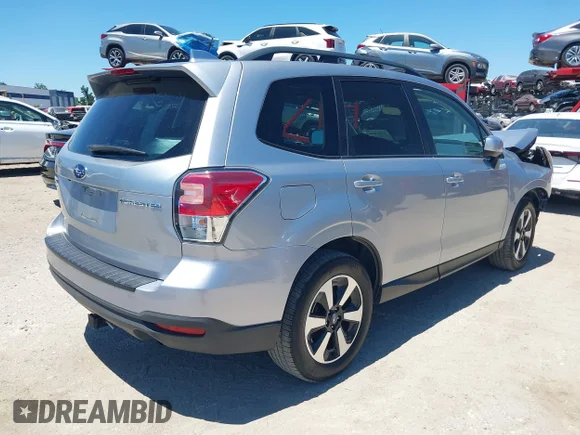 ✅ 2018 Subaru Forester Premium • VIN: JF2SJAGC7JH576507 • Лот: 45058267. Опубліковано раніше на IAAI з пробігом 111 289 миль. Безкоштовний доступ до архіву аукціонних продажів зі США та докладний звіт про історію автомобіля на DreamBid. Зображення 4.