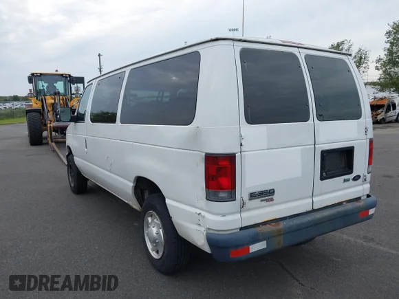 ✅ 2013 Ford Econoline Passenger XLT • VIN: 1FBNE3BL9DDA52651 • Лот: 43273313. Опубліковано раніше на IAAI з пробігом 217 856 миль. Безкоштовний доступ до архіву аукціонних продажів зі США та докладний звіт про історію автомобіля на DreamBid. Зображення 3.