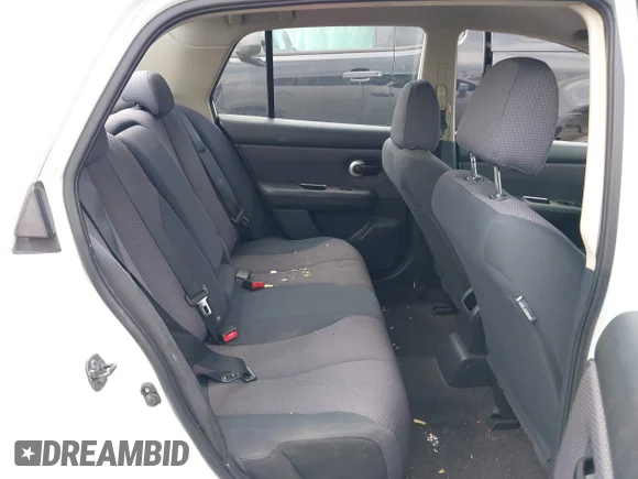 ✅ 2008 Nissan Versa S • VIN: 3N1BC11E48L398119 • Lot: 42754328. Wystawiony na IAAI z przebiegiem 179 056 mil. Bezpłatny archiwum sprzedaży aukcyjnych z USA i szczegółowy raport historii pojazdu na DreamBid. Zdjęcie 8.