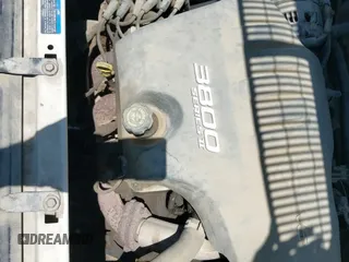 ✅ 2002 Buick Park Avenue • VIN: 1G4CW54K324142452 • Lot: 42612856. Wystawiony na IAAI z przebiegiem 267 692 mil. Bezpłatny archiwum sprzedaży aukcyjnych z USA i szczegółowy raport historii pojazdu na DreamBid. Zdjęcie 13.