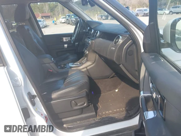 ✅ 2015 Land Rover LR4 HSE • VIN: SALAG2V66FA768179 • Lot: 44359134. Wystawiony na IAAI z przebiegiem 115 461 mil. Bezpłatny archiwum sprzedaży aukcyjnych z USA i szczegółowy raport historii pojazdu na DreamBid. Zdjęcie 5.