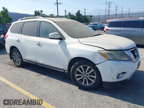 ✅ 2014 Nissan Pathfinder SV • VIN: 5N1AR2MN0EC636768 • Lot: 45098193. Wystawiony na IAAI z przebiegiem 184 792 mil. Bezpłatny archiwum sprzedaży aukcyjnych z USA i szczegółowy raport historii pojazdu na DreamBid. Zdjęcie 1.