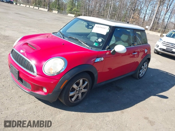 ✅ 2010 MINI Hardtop S • VIN: WMWMF7C56ATW89197 • Lot: 44694447. Wystawiony na IAAI z przebiegiem 74 044 mil. Bezpłatny archiwum sprzedaży aukcyjnych z USA i szczegółowy raport historii pojazdu na DreamBid. Zdjęcie 2.