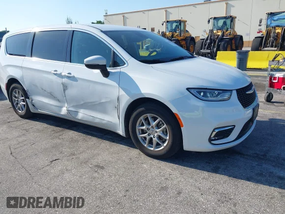 ✅ 2023 Chrysler Pacifica Touring L • VIN: 2C4RC1BG9PR624541 • Lot: 42289099. Wystawiony na IAAI z przebiegiem 72 679 mil. Bezpłatny archiwum sprzedaży aukcyjnych z USA i szczegółowy raport historii pojazdu na DreamBid. Zdjęcie 1.