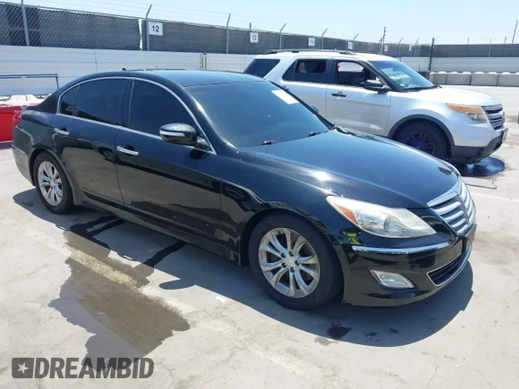 ✅ 2013 Hyundai Genesis 3.8L • VIN: KMHGC4DD0DU233090 • Лот: 45328760. Опубліковано раніше на IAAI з пробігом 118 397 миль. Безкоштовний доступ до архіву аукціонних продажів зі США та докладний звіт про історію автомобіля на DreamBid. Зображення 1.